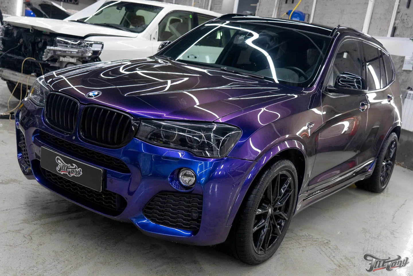 Кузовной ремонт BMW X3, который мы окрашивали в сине-фиолетовый перламутр